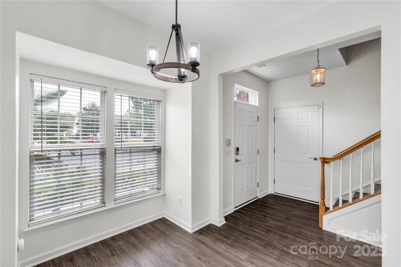 Property image 3 of 624 Bayou Circle in Autumn Cove At Lake Wylie, Clover, SC 29710
