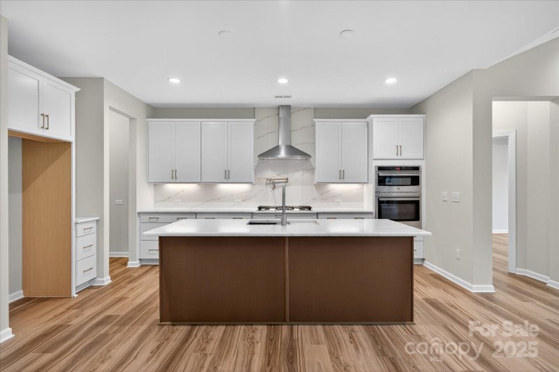 Property image 5 of 7926 Rolling Wheels Road in Kennington, Charlotte, NC 28215