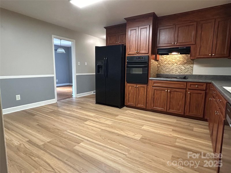 Property image 3 at 6918 Woodstock Drive, Charlotte, NC 28210