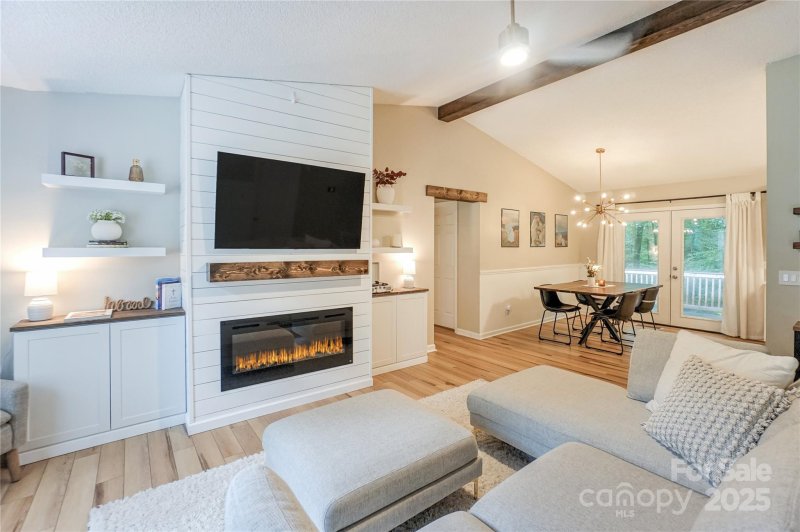 Property image 4 of 153 Creek Branch Drive in Collins Park, Mooresville, NC 28115