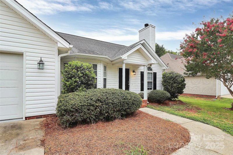 Property image 5 at 7430 Flodden Field Court, Charlotte, NC 28217