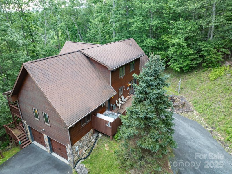 Property image 4 of 1821 Twin Rivers Drive in Twin Rivers, Boone, NC 28607