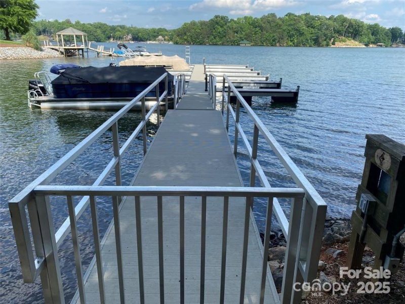 Property image 3 of 8452 Marina Lane in Lake Norman Woods, Catawba, NC 28609