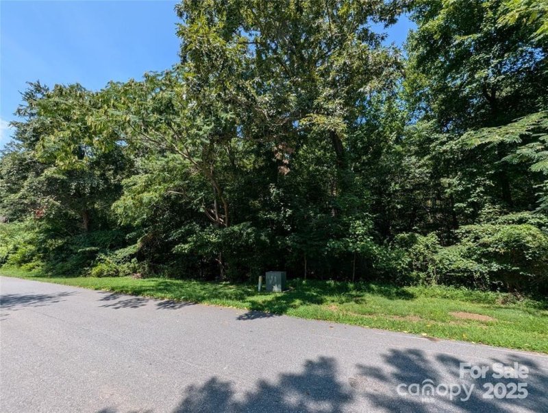 Property image 5 of 8452 Marina Lane in Lake Norman Woods, Catawba, NC 28609