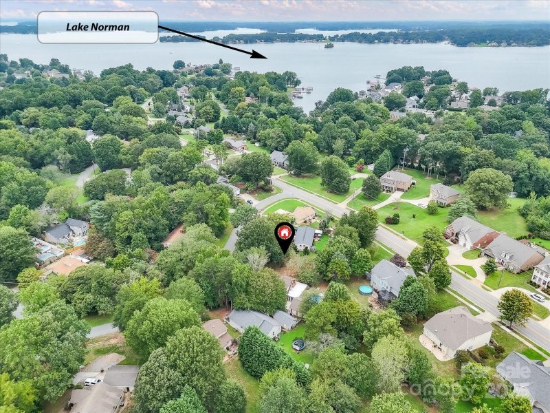 Property image 3 at 21017 Entrada Drive, Cornelius, NC 28031