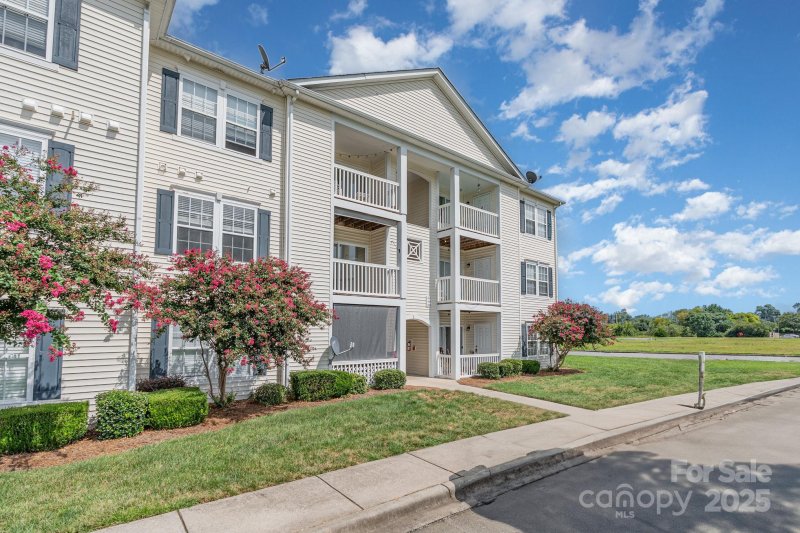 Property image 3 of 3809 Carl Parmer Drive in Harrisburg Town Center, Harrisburg, NC 28075