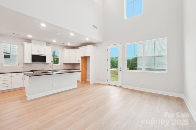 Property image 5 of 816 Terra Drive in Windell Woods, Tega Cay, SC 29708