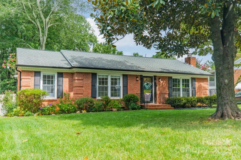 Property image 2 at 4123 Tamerlane Drive, Charlotte, NC 28205