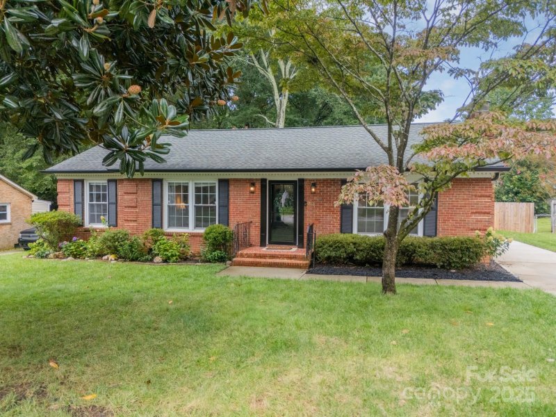 Property image 3 at 4123 Tamerlane Drive, Charlotte, NC 28205