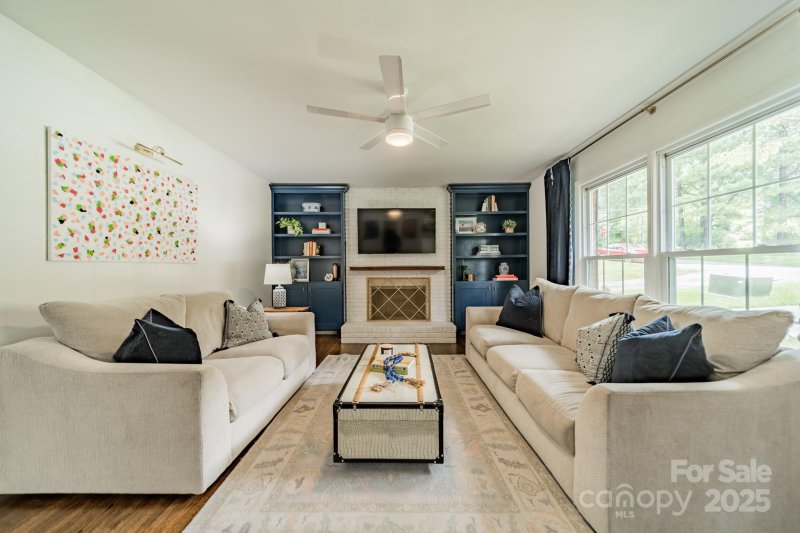 Property image 4 at 4123 Tamerlane Drive, Charlotte, NC 28205