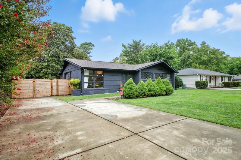 Property image 3 at 4535 Crestmont Drive, Charlotte, NC 28205