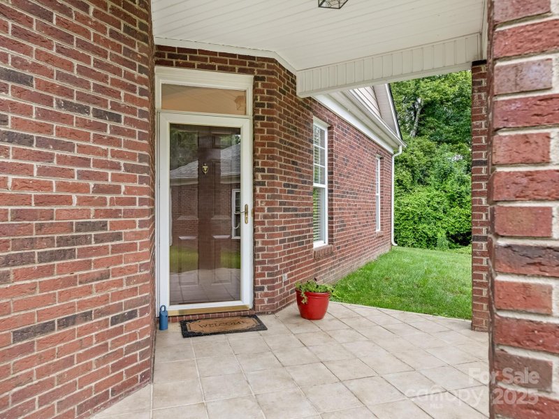 Property image 2 of 3729 Oak View Court in Mint Lake Village, Matthews, NC 28105