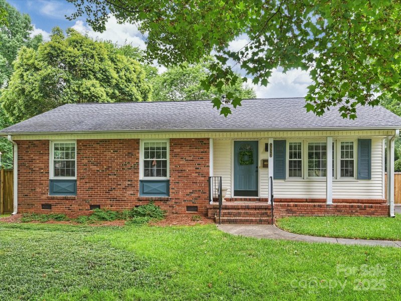 Property image 3 at 5923 Brookhaven Road, Charlotte, NC 28210