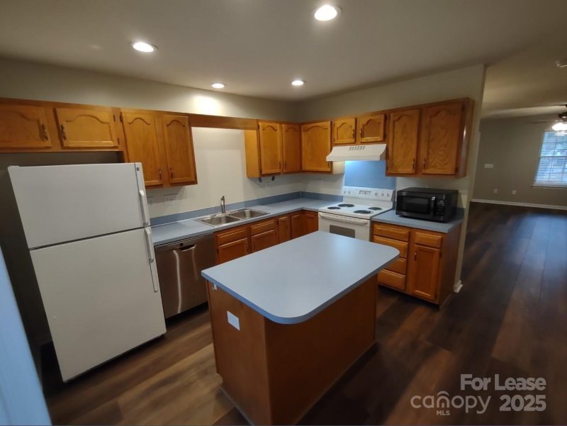 Property image 2 at 5719 Prescott Court, Charlotte, NC 28269