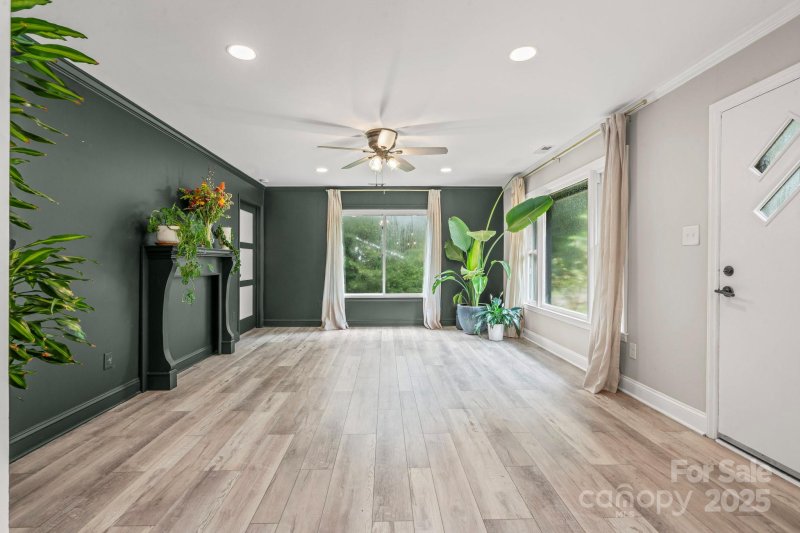 Property image 3 of 119 Meadowbrook Lane in Twin Oaks, Davidson, NC 28036