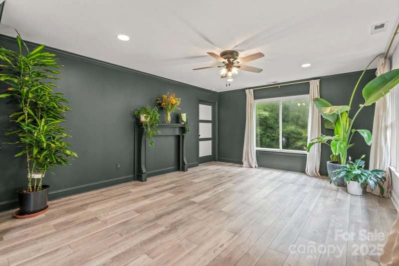 Property image 4 of 119 Meadowbrook Lane in Twin Oaks, Davidson, NC 28036