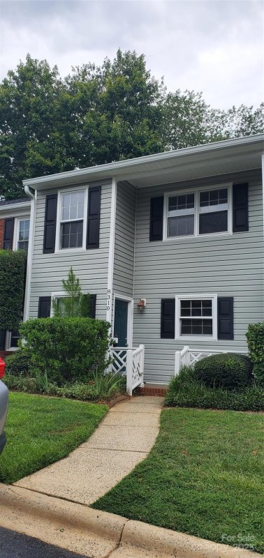 Property image 3 of 8310 Chippenham Lane in Kensington At Raintree, Charlotte, NC 28277