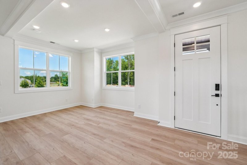 Property image 2 of 908 Coast Drive in Windell Woods, Tega Cay, SC 29708