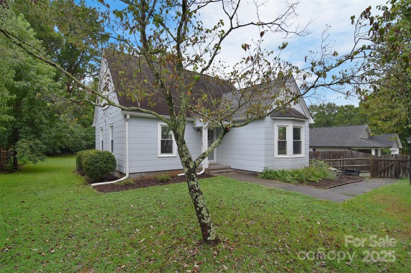 Property image 2 at 809 Walker Street, Kannapolis, NC 28081