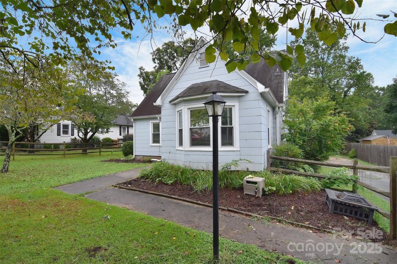 Property image 3 at 809 Walker Street, Kannapolis, NC 28081