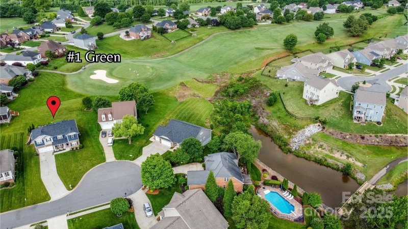 Property image 4 of 137 Tenth Green Court in Larkin, Statesville, NC 28677