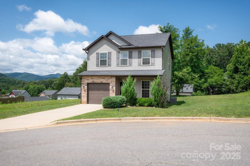 Property image 2 at 8 Ringed Teal Court, Arden, NC 28704