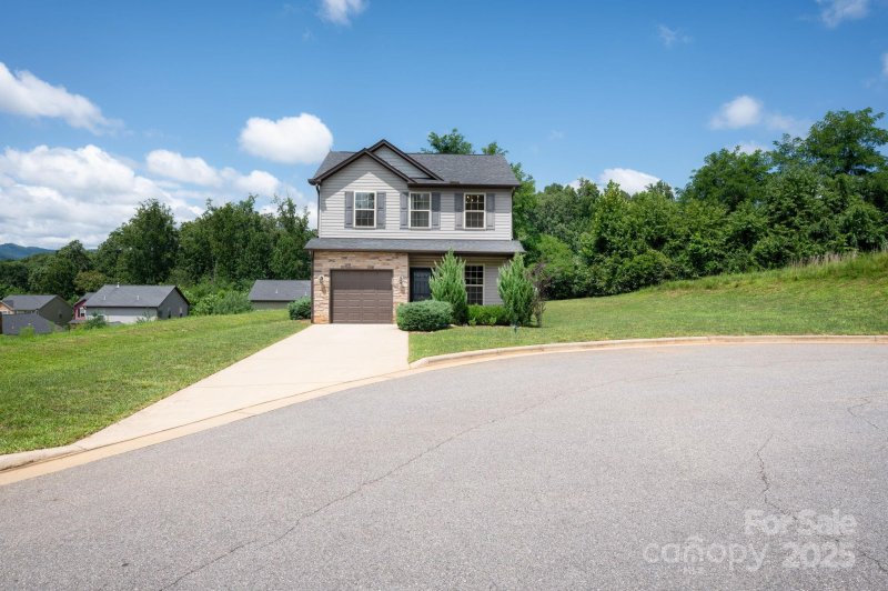 Property image 3 at 8 Ringed Teal Court, Arden, NC 28704