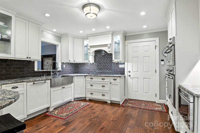 Property image 3 at 4035 Wandering Lane, Hickory, NC 28601