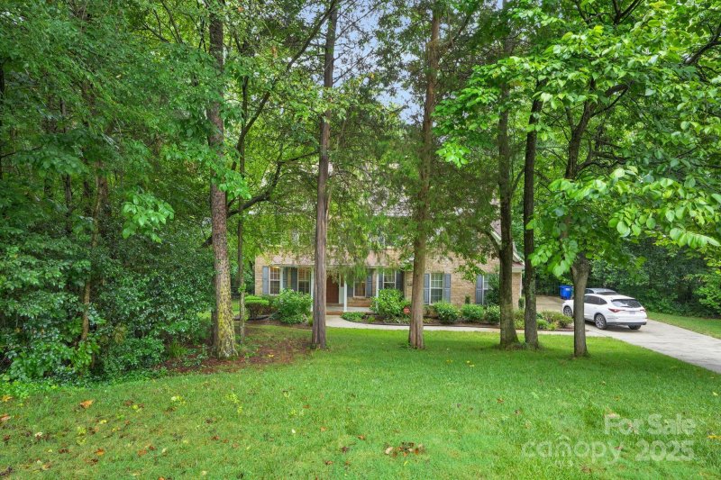 Property image 2 of 9601 Twin Falls Court in Oxfordshire, Mint Hill, NC 28227