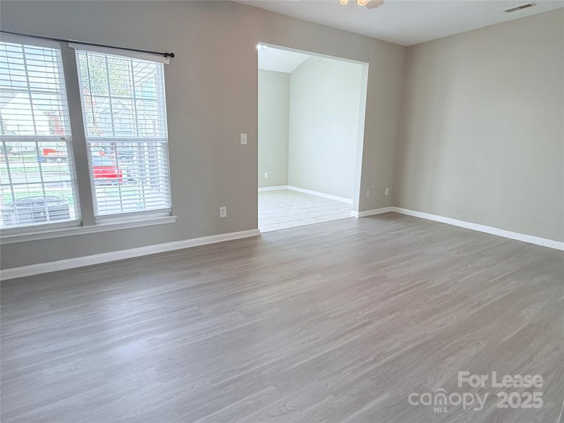 Property image 3 of 4917 Sunburst Lane in Farmington Ridge, Charlotte, NC 28213