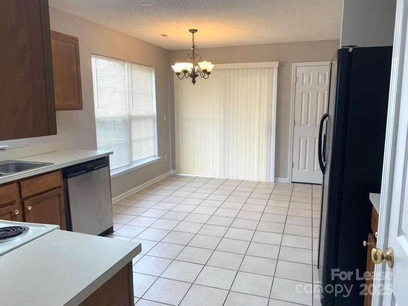 Property image 4 of 4010 Woolcott Avenue in Coventry, Charlotte, NC 28213