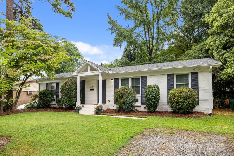 Property image 2 at 3207 Edsel Place, Charlotte, NC 28205