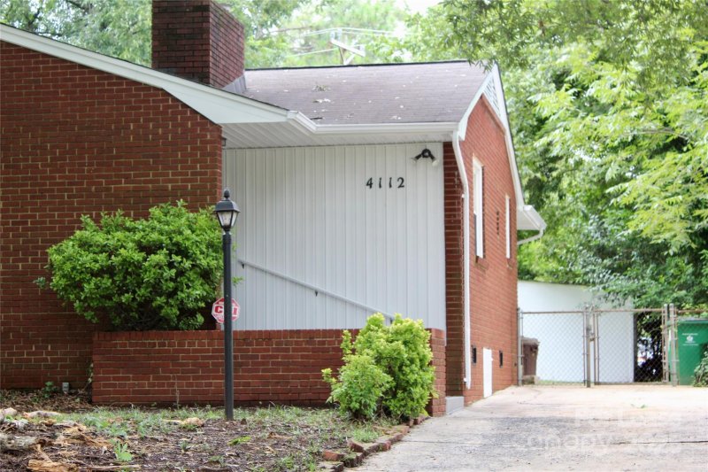 Property image 3 at 4112 Castlewood Road, Charlotte, NC 28209