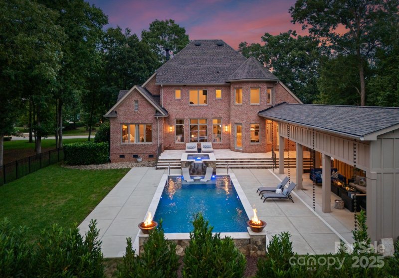 Property image 2 at 178 Shelburne Place, Mooresville, NC 28117