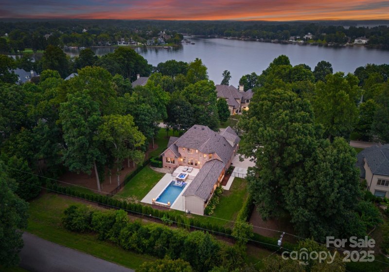 Property image 3 at 178 Shelburne Place, Mooresville, NC 28117