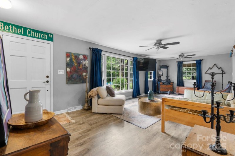 Property image 5 of 3843 22nd Street in Hickory Woods, Hickory, NC 28601