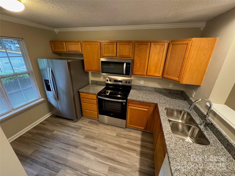 Property image 3 at 10165 Forest Landing Drive, Charlotte, NC 28213