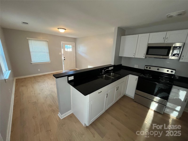 Property image 3 at 2520 Dundeen Street, Charlotte, NC 28216