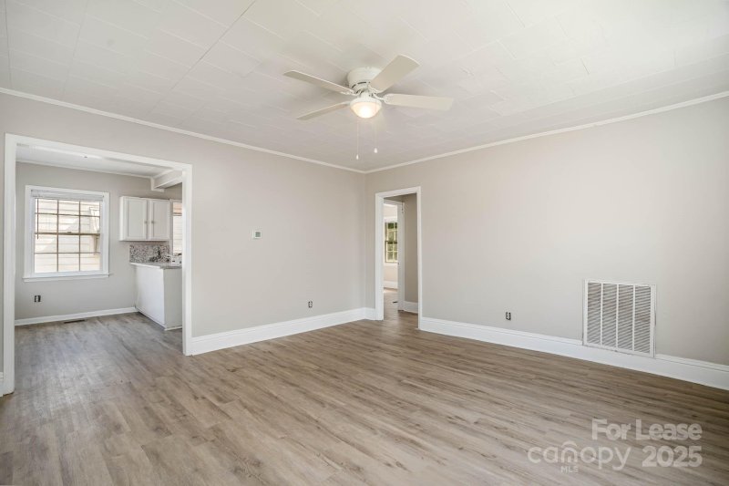 Property image 4 at 617 W Garrison Boulevard, Gastonia, NC 28052