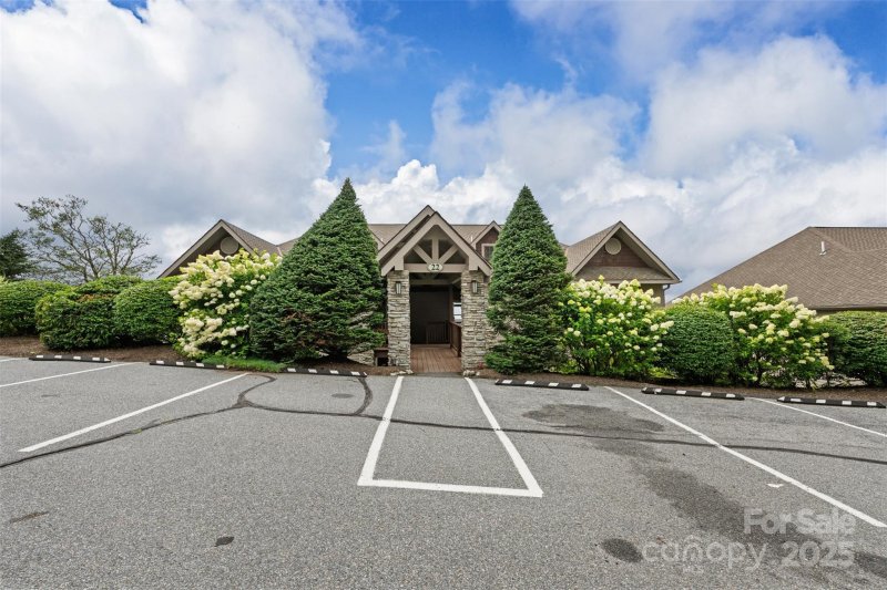 Property image 4 at 115 Rocky Top Road, Sugar Mountain, NC 28604