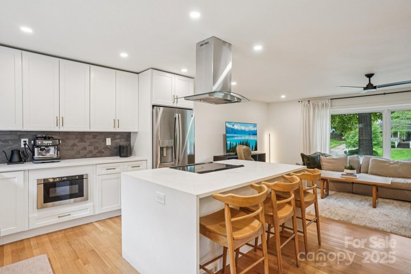 Property image 3 at 6038 Old Providence Road, Charlotte, NC 28226