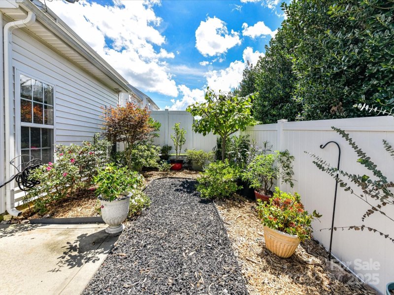 Property image 4 of 4237 Piccadilly Lane in Glen Laurel, Fort Mill, SC 29707