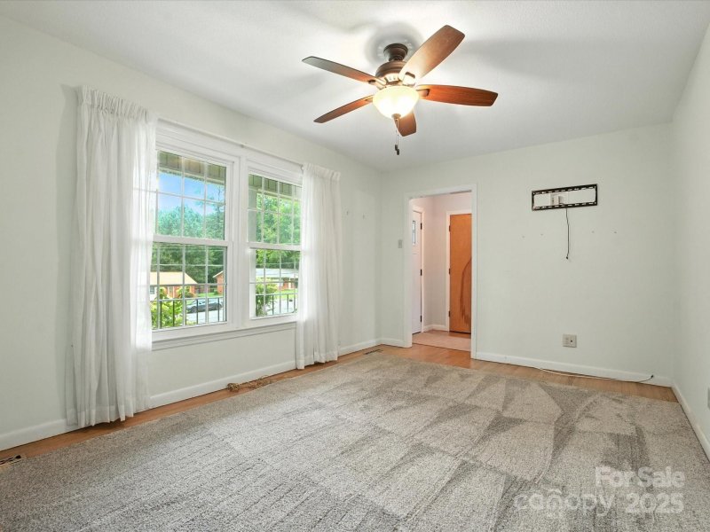 Property image 5 of 861 Carey Drive in Westover, Rock Hill, SC 29732