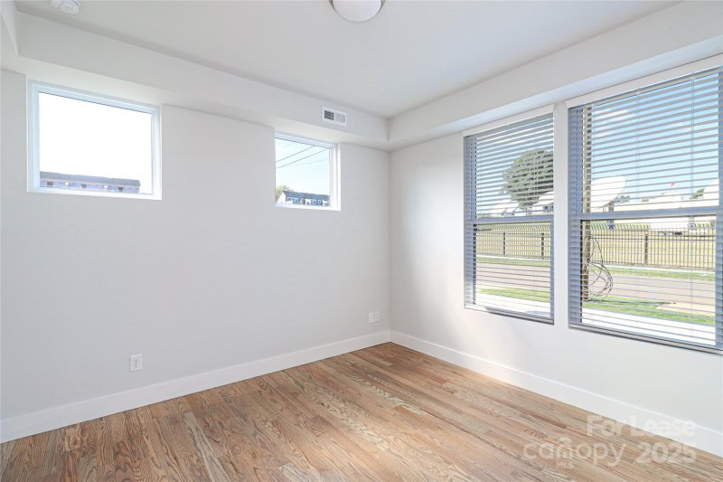 Property image 4 at 2027 Isom Street, Charlotte, NC 28208