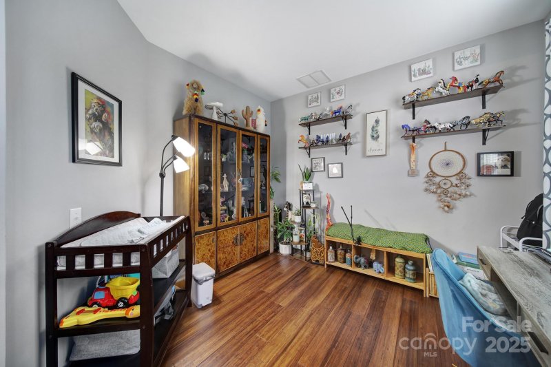 Property image 3 of 8919 Darcy Hopkins Drive in Reavencrest, Charlotte, NC 28277