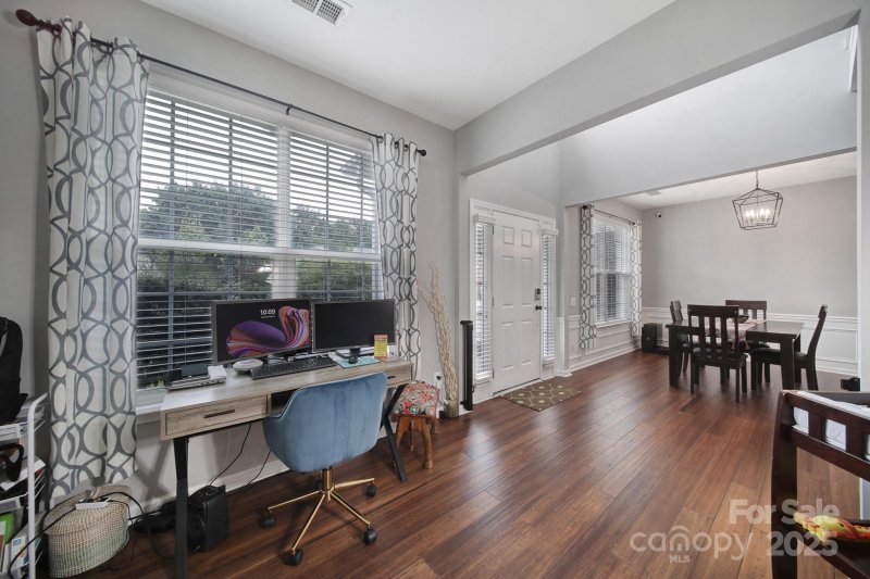 Property image 4 of 8919 Darcy Hopkins Drive in Reavencrest, Charlotte, NC 28277