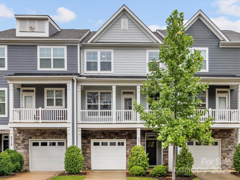 Glenmere, Charlotte Community