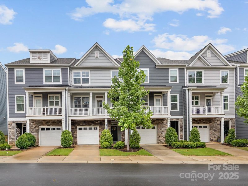 Property image 2 of 2314 Creekmere Lane in Glenmere, Charlotte, NC 28262