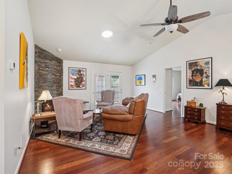 Property image 5 of 645 High Quarry Road in Carriage Park, Hendersonville, NC 28791