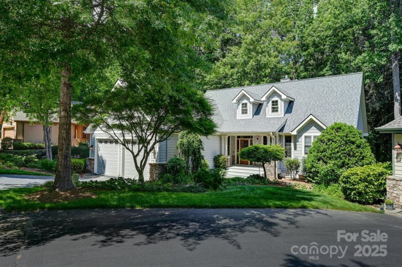 43 S Kuykendall Court